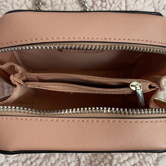 Mini pink Bershka crossbody bag w/ silver chain - Picture 6 of 6
